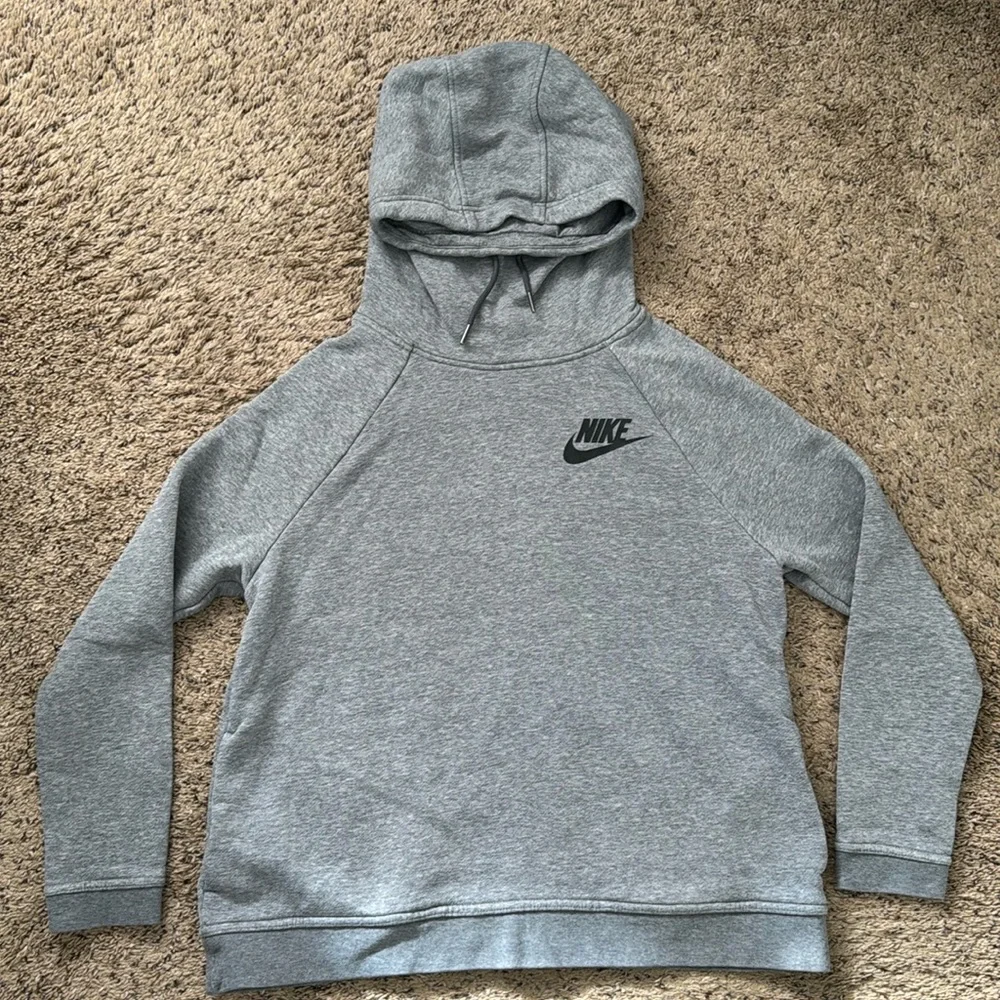 Nike Women’s Warm Hoodie Size M